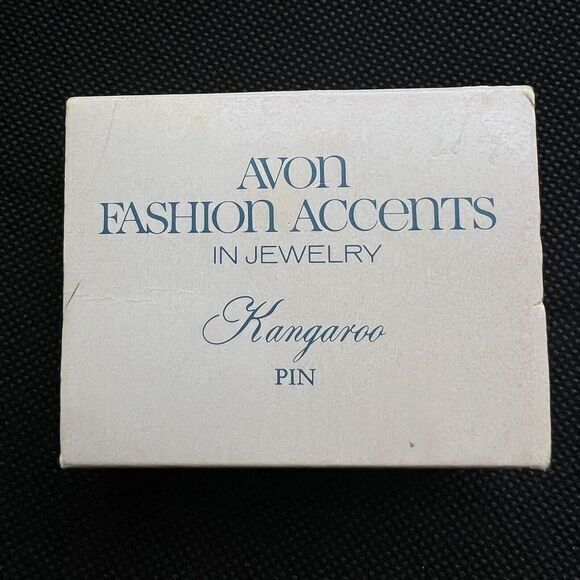 1975 VINTAGE AVON FASHION ACCENTS IN JEWELRY Kangaroo Gold-tone Pin 2.0 in - Picture 13 of 13